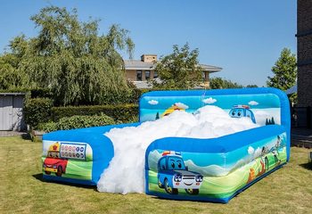Opblaasbaar open bubble boarding springkussen met schuim te koop in thema auto cars voor kinderen