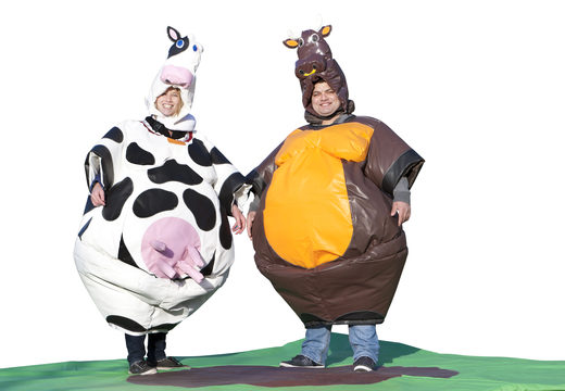 Zamów nadmuchiwane kombinezony sumo w motywie Cow & Bull dla młodszych i starszych. Kup nadmuchiwane kombinezony sumo online w JB Dmuchańce Polska