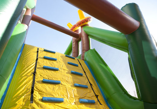 Kup 17-metrowy tor przeszkód w stylu kowboja z 7 elementami gry i kolorowymi przedmiotami dla dzieci. Zamów nadmuchiwane tory przeszkód już teraz online w JB Dmuchańce Polska