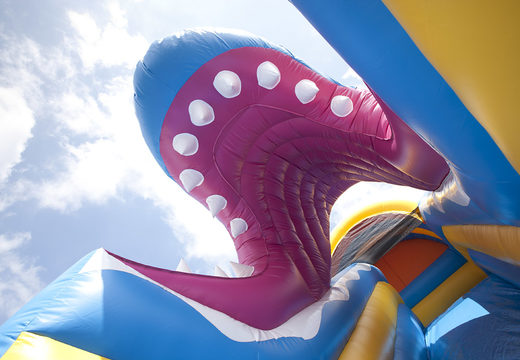 Wyjątkowa wielofunkcyjna zjeżdżalnia z motywem rekina z brodzikiem, imponującym obiektem 3D, świeżymi kolorami i przeszkodami 3D dla dzieci. Kup nadmuchiwane zjeżdżalnie online w JB Dmuchańce Polska