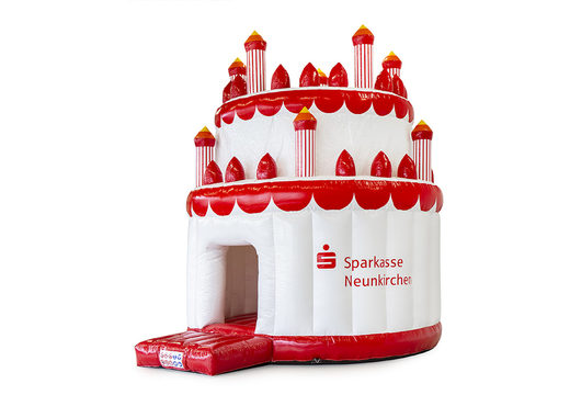 Spersonalizowany dmuchane zamki Sparkasse Cake w JB Dmuchańce Polska; specjalista od nadmuchiwanych artykułów reklamowych, takich jak niestandardowe dmuchane zamki na wymiar