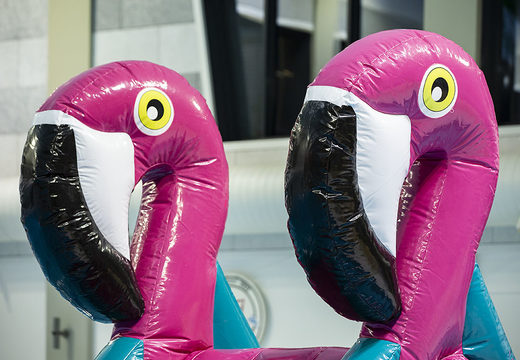 Kup fajny nadmuchiwany tor przeszkód Flamingo Run dla dzieci. Zamów nadmuchiwane atrakcje wodne już teraz online w JB Dmuchańce Polska