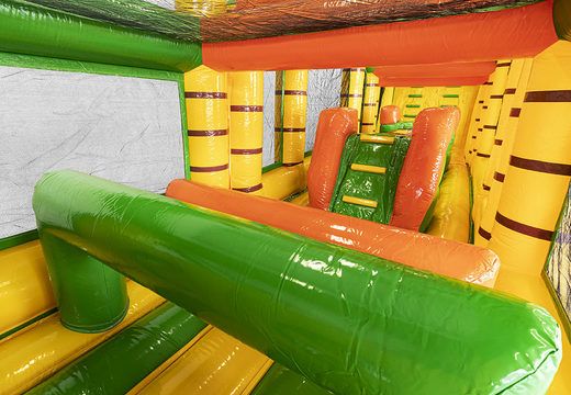 Zdobądź swój modułowy 19-metrowy tor przeszkód o tematyce dżungli z dopasowanymi obiektami 3D dla dzieci online. Kup nadmuchiwane tory przeszkód w JB Dmuchańce Polska
