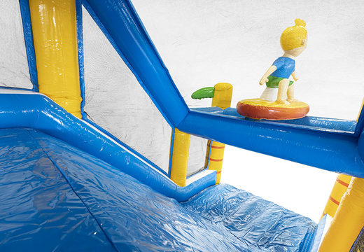 Kup modułowy tor przeszkód o długości 13,5 m o tematyce surfingowej z dopasowanymi obiektami 3D dla dzieci. Zamów nadmuchiwane tory przeszkód już teraz online w JB Dmuchańce Polska