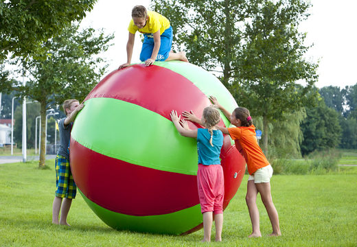 Kup nadmuchiwane, wielofunkcyjne super piłki 1,5 i 2 metry zielono-czerwone dla starszych i młodszych. Zamów nadmuchiwane przedmioty online w JB Dmuchańce Polska