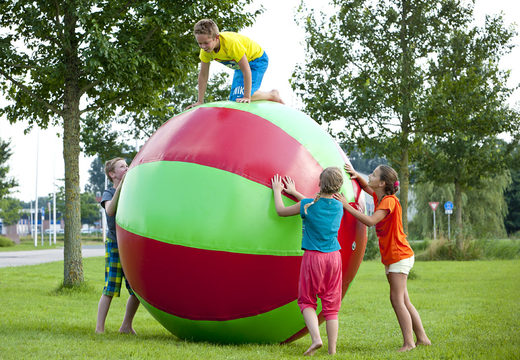 Kup wielofunkcyjne nadmuchiwane super piłki 1,5 i 2 metry zielono-czerwone dla starszych i młodszych. Zamów nadmuchiwane przedmioty online w JB Dmuchańce Polska