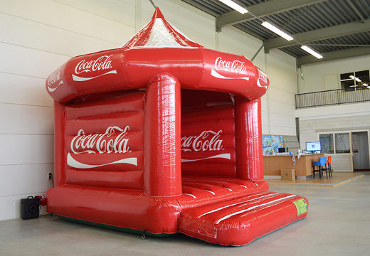 Kup promocyjny, wykonany na zamówienie, dmuchany zamek Coca-Cola Carousel. Zamów teraz spersonalizowany dmuchane zamki w JB Dmuchańce Polska
