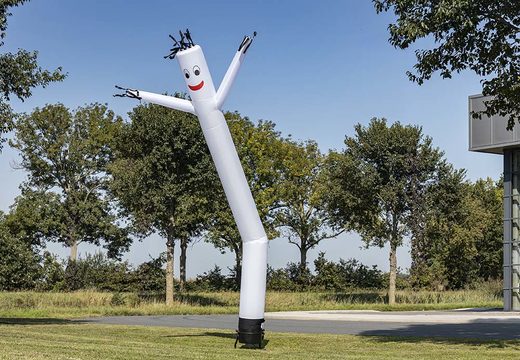 Standardowa tańcząca na wietrze tuba z wesołą twarzą airdancer o wysokości 6 lub 8 metrów w kolorze białym na sprzedaż w JB Dmuchańce Polska Zamów skytube z szybką realizacją bezpośrednio online