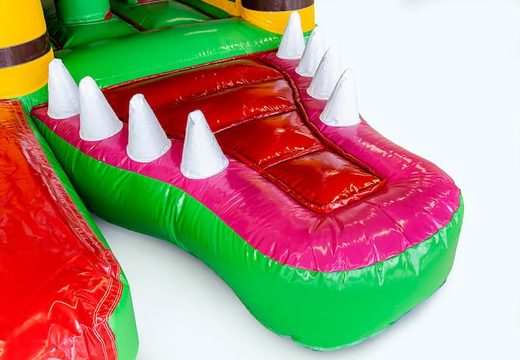 Kryty, wielozadaniowy dmuchany zamek krokodyl o unikalnym designie z dwoma wejściami, zjeżdżalnią pośrodku i obiektami 3D dla dzieci. Kup dmuchane zamki się online w JB Dmuchańce Polska