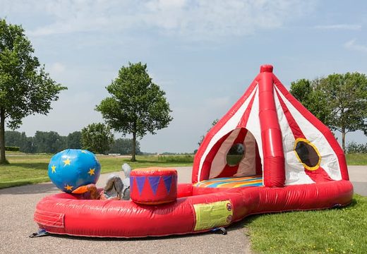 Nadmuchiwany zamek Playzone Circus z plastikowymi kulkami i obiektami 3D dla dzieci. Kup dmuchane zamki online w JB Dmuchańce Polska
