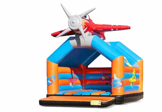 Kup duży kryty dmuchany zamek z motywem samolotu dla dzieci. Dostępne w JB Dmuchańce Polska online
