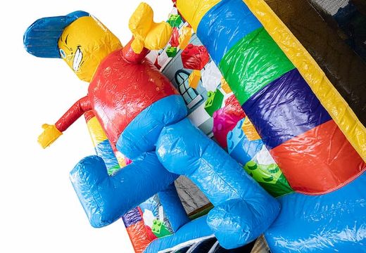 Wielofunkcyjny bramkarz Lego ze zjeżdżalnią, zabawnymi przedmiotami na powierzchni do skakania i przyciągającymi wzrok obiektami 3D do kupienia dla dzieci. Zamów nadmuchiwane leżaczki online w JB Dmuchańce Polska