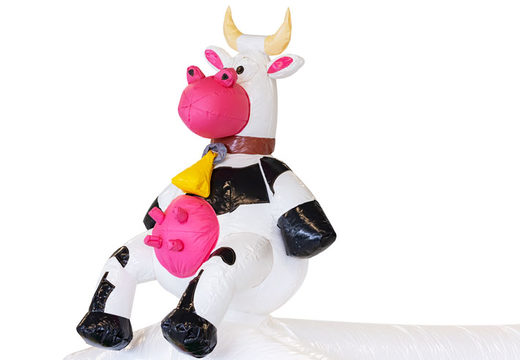 Krowa na dmuchanym zamku od JB Inflatables