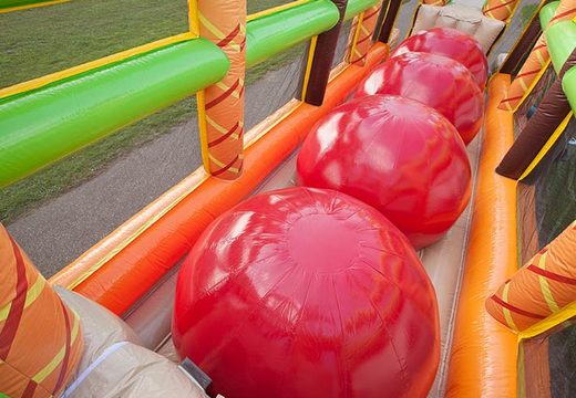 boules d'obstacles sur parcours du combattant de 46,5 mètres de long